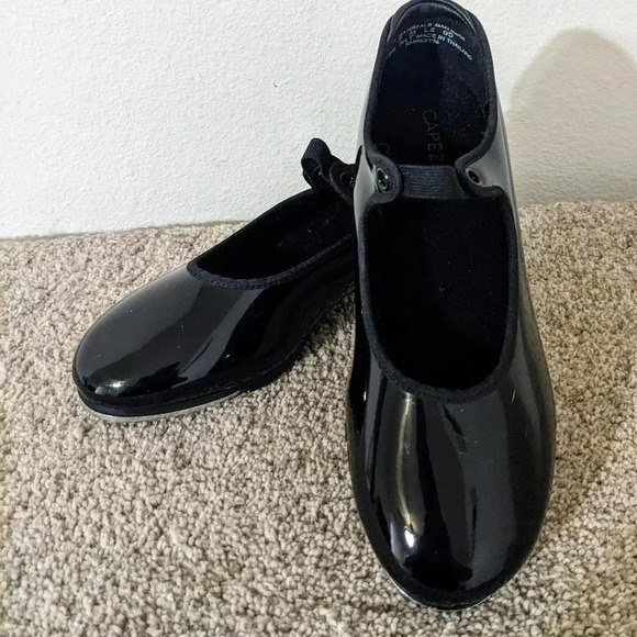 Capezio Black Patent Leather Tap Shoes Strap Closure Girls Dance Size 7 NEW - Picture 1 of 7